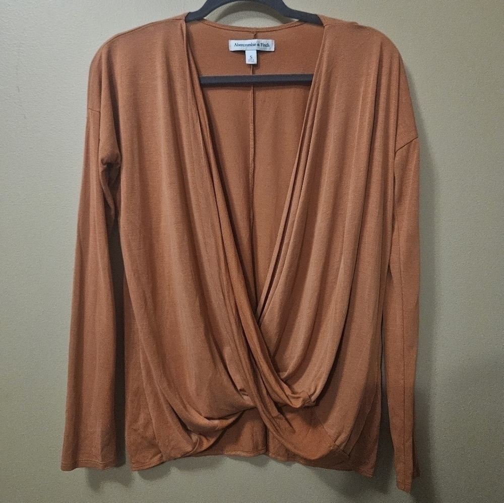 Abercrombie And Fitch Women's Size S Twist Front Low Front Longsleeve Top